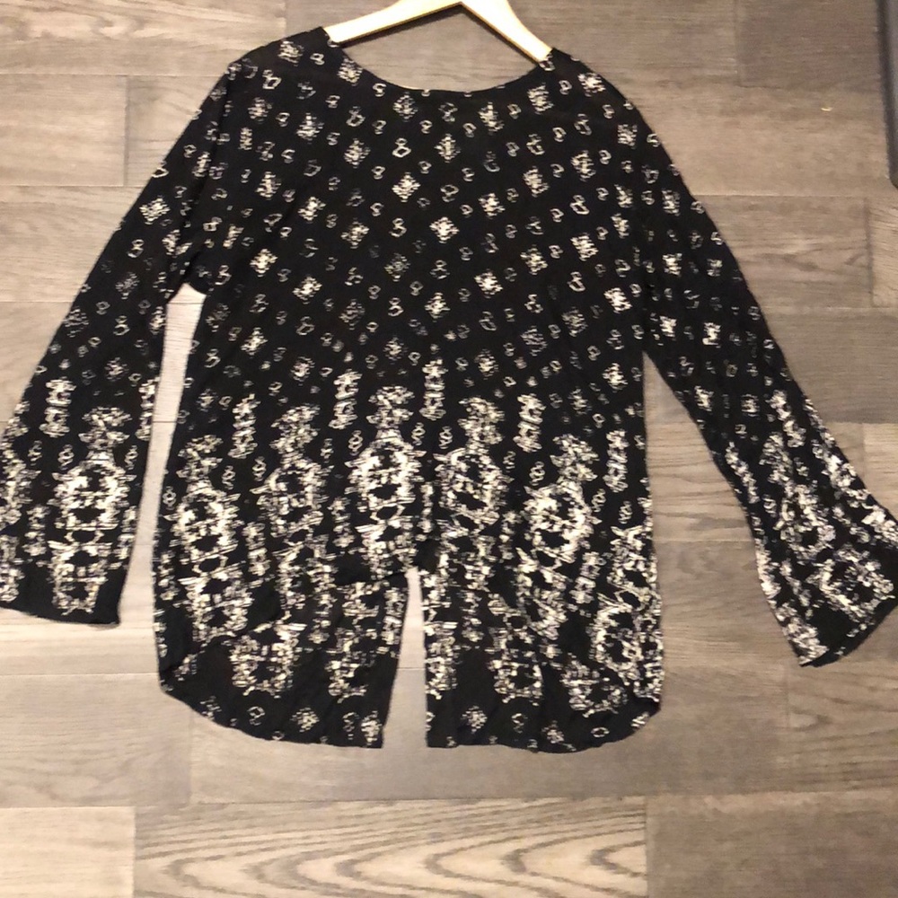 Hi-lo button up back blouse